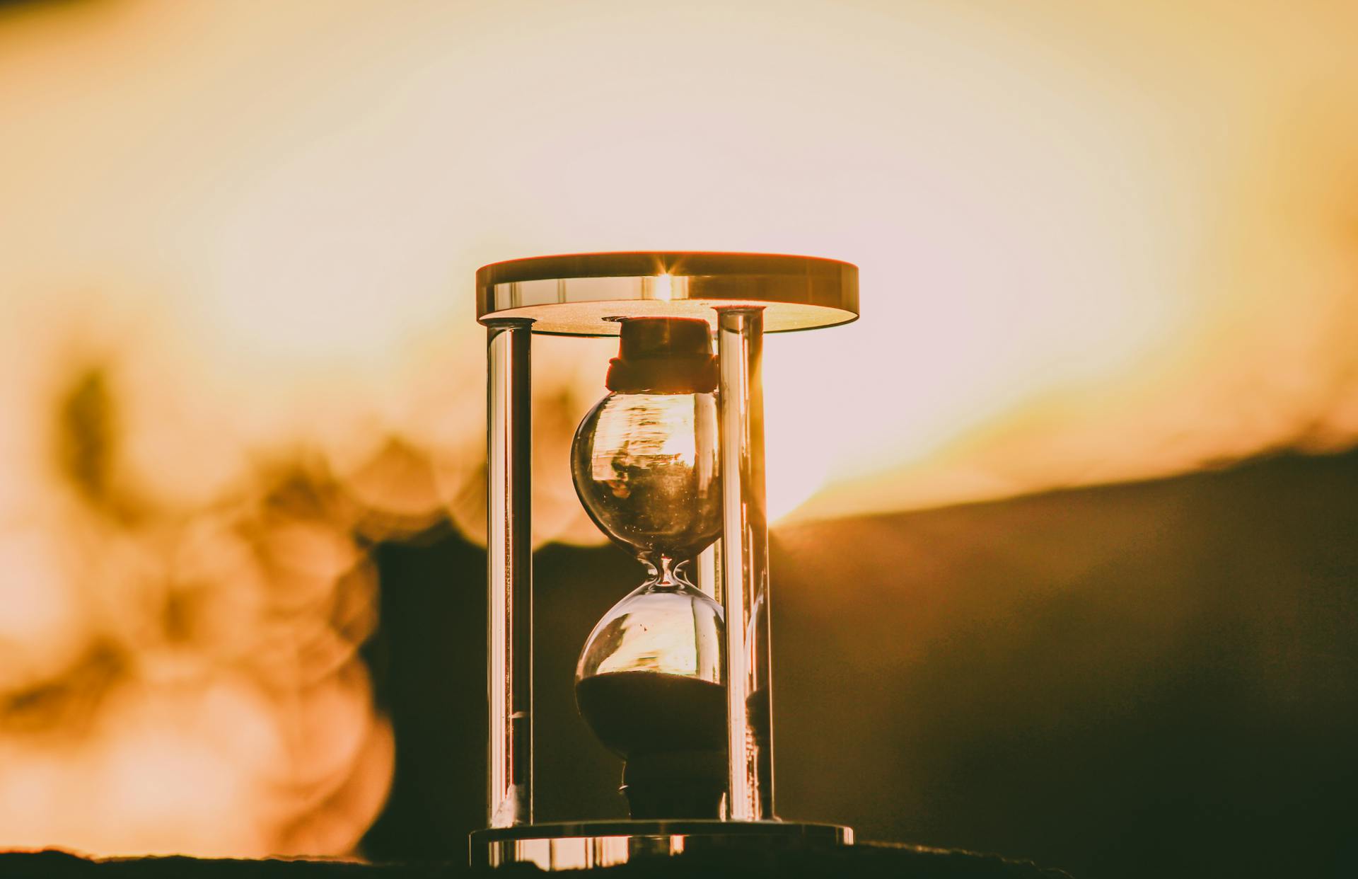 An hour glass representing the importance of time in my life. Photo by Samer Daboul